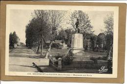 79  SECONDIGY  EN  GATINE    MONUMENT  AUX  MORTS - Secondigny