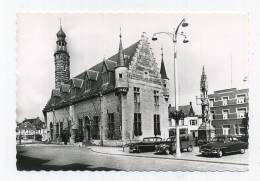 Herentals :   Stadhuis, Grote Markt  (  Groot Formaat )   Citroen  2 CV - Herentals