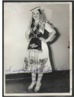 IRENE COELHO - 1952 - FOTO Autographed To HERMÍNIA SILVA - SINGER  - BRAZIL - PORTUGAL - 18x24 - See Description - Dédicacées