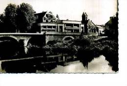 27 PONT D OUILLY LE PONT  ET EGLISE SM DENTELEE 1960 - Pont-de-l'Arche