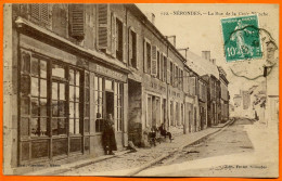 CPA :  18 - Cher - Nérondes : La Rue De La Croix Blanche : Animation - Boulangerie - Café - Peu Commune - Nérondes