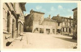 CPA  MONCLAR DE QUERCY, Place Du Marché De La Volaille  7766 - Montclar De Quercy