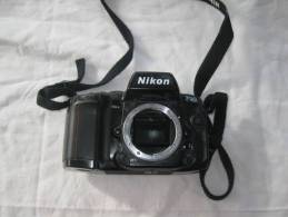 REFLEX NIKON F90 AVEC SANGLE - Fotoapparate