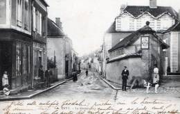 ERVY - LA GRANDE RUE - BELLE CARTE TRES ANIMEE AVEC COMMERCES ET A DROITE,A L'ENTREE DE L'HOTEL-TOUR.CLUB.FRANCE - Ervy-le-Chatel