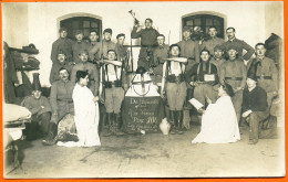 Carte Photo : Groupe De Jeunes Gens Déguisés Fêtant Le " Père 100 "  - Lieu à Déterminer - Personen