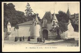 Delcampe - CPA ANCIENNE- FRANCE- HERBLAY (95)- ENTRÉE DU CHATEAU EN GROS PLAN- BELLE ANIMATION - Herblay