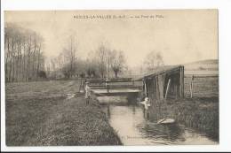 Très Rare Et Belle CPA 95 : NESLES LA VALLEE - Le Pont De Flélu - Nesles-la-Vallée