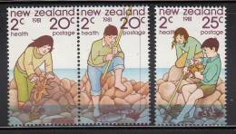 New Zealand MNH Scott #B109-B111 Set Of 3 Boy And Girl At Rockpool, Fishing - Nuovi