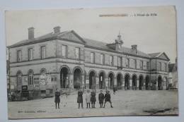 L'Hotel De Ville. - Le Merlerault