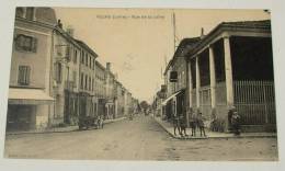 942 - Feurs - ( Loire ) - Rue De La Loire    ::::: Animation - Commerce - Automobiles - Voitures - Tacots - Feurs