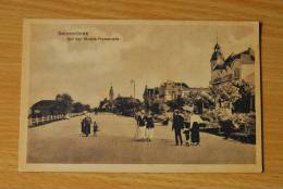 Swinemünde Auf Der Strand-Promenade - Pommern