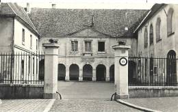 PICARDIE - 60 - OISE - CHAUMONT EN VEXIN - L'Hôtel De Ville - CPSM - - Chaumont En Vexin