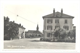 YVONAND - La Place Et L'Hôtel Dela Gare (Y283)b117 - Yvonand