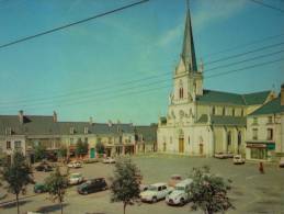 72 - ECOMMOY - La Place Et L´ Eglise. (Commerces, Voitures: Citroen 2CV , Renault 4L ...) CPSM - Ecommoy