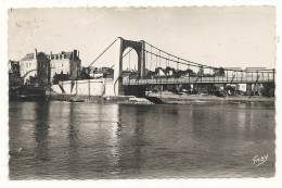 Chalonnes-sur-Loire (49) : Le Pont Suspendu Vue De La Loire En 1950. - Chalonnes Sur Loire