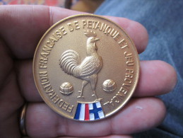 MEDAILLE FEDERATION FRANCAISE DE PETANQUE ET JEU DE PROVENCE - VOIR PHOTOS - Professionnels / De Société