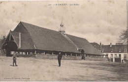 LE FAOUET  LES HALLES COLLECTION H. LAURENT CPA NO 301 ANIMEE - Faouët