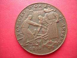 ANCIENNE MEDAILLE BRONZE 20 GRAMMES 1830 FONDEURS D´OR ET D´ARGENT SOUVENIR D´UNE VISITE A LA MONAIE PARIS - Firma's