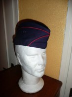 Calot Armée Espagnole Années 70/80 Bleu Avec Liseret Rouge. Neuf De Stock !  ( EJERCITO ESPANOL / SPANISH ARMY - Casques & Coiffures