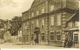 CPA  LACOCK, Red Lion Hotel And Abbey Barn  7934 - Sonstige & Ohne Zuordnung