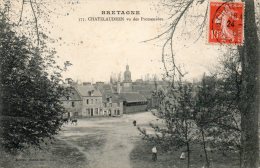 CPA -CHATELAUDREN (22)-  Vue Sur Le Village Du Côté Des Promenades - Châtelaudren