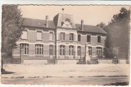 60 - VAUMOISE - La Mairie Et Ecoles. Onblitérée En 1950 - Vaumoise