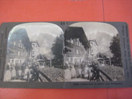 2 Cartes Stereo KEINE POSTKARTEN Bern,  Grindelwald Le Marché + 1 Chromo SUISSE Pub.PHOTOGRAPHER Hirsbrunner Luzern - Cartes Stéréoscopiques