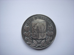 64 - Presse Papiers - Médaille Ville D´URRUGNE - Diamètre 6.9cm - Poids 130g - Fermacarte