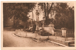 Cpa87 Rochechouard Monument Aux Morts - Rochechouart