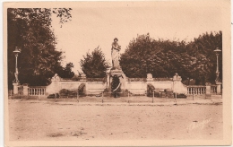 Cpa87 Rochechouard Monument Aux Morts - Rochechouart