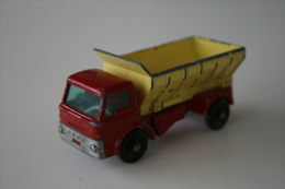 Matchbox Lesney 70B FORD GRIT SPREADER TRUCK - Regular Wheels, Issued 1966 - Matchbox