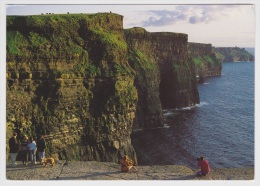 CLIFFS AND MOHER - AVEC PERSONNAGES - Clare