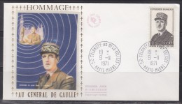 = Hommage Au Général De Gaulle 52 Colombey Les Deux Eglises Haute Marne 9.11.1971 Timbre 1695 - De Gaulle (Général)