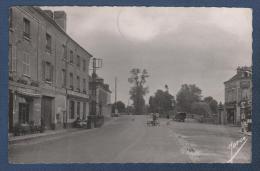 27 EURE - CP ANIMEE LE VAUDREUIL - LE BOUT DU PONT - MARCO - HOTEL / JEAN PERIER FLEURISTE / CAFE AU BON ACCUEIL - - Le Vaudreuil