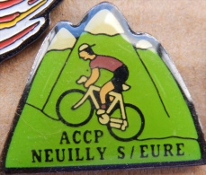 Delcampe - Pin's Vélo Accp Neuilly Sur Seine - Radsport