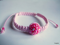 Bracelet Shamballa Rose Framboise Sur Macramé En Coton Ciré Rose Tendre  Je L'ai Pensé Pour Une Jeune Fille Mais Il S'ad - Bracelets