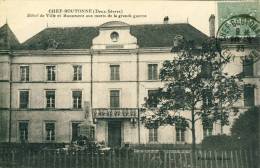 Chef-Boutonne  Hôtel De Ville Et Monument Aux Morts De La Grande Guerre  Cpa - Chef Boutonne