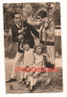 Famille Parfaite 1939, Fillettes Et Parents, Balançoire -Completed Family With 1939, Girls And Parent, Swing - Mode