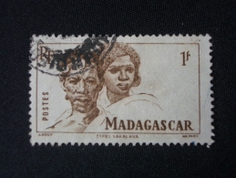 MADAGASCAR  ( O )  De  1946   "   Types  Sakalaves      "     N° 306         1 Val . - Gebraucht