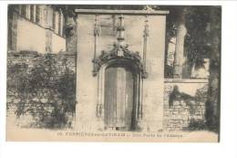 10 - FERRIERES En GATINAIS - Une Porte De L'Abbaye - Autres & Non Classés