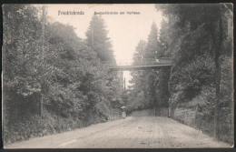 AK Friedrichroda, Seebachbrücke Am Kurhaus, Ung (Frau Mit Schirm) - Friedrichroda