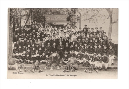 CPA : 18 - Cher - Bourges : La Prolétarienne : De Bourges - Groupe Avec Instruments Devant La Maison Des Syndicats - - Musique Et Musiciens