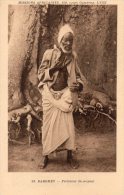 CARTE POSTALE ANCIENNE. BENIN. DAHOMEY.  LE FETICHEUR DU SERPENT. - Benin