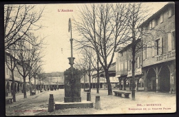 CPA ANCIENNE- FRANCE- MIREPOIX (09)- ENSEMBLE DE LA GRANDE PLACE EN HIVER-  MAIRIE- MONUMENT-  LES "COUVERTS"- - Mirepoix