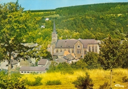 OLLOY SUR VIROIN -VUE SUR L'EGLISE - Viroinval