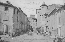 Chateauneuf Du Pape : La Grande Rue - Chateauneuf Du Pape