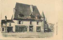 Loire -ref A40- La Pacaudiere - Le Petit Louvre  - Carte Bon Etat  - - La Pacaudiere