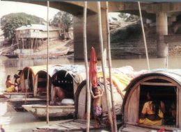 (158) Bangladesh - River Boat Housing - Bangladesch
