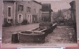 15372 Bains -Les - Bains .- L´ancien Quartier Et Sa Fontaine - Other