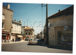 Gencay (86): Photo Projet CP GF La Place De Citray Prise De La Banque BRED En 1990 (animé) RARE. - Gencay